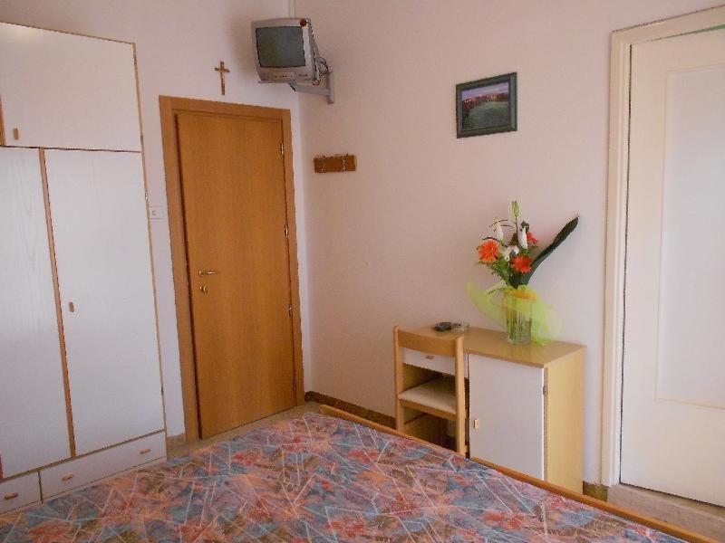 Hotel Vevey Rimini Bilik gambar
