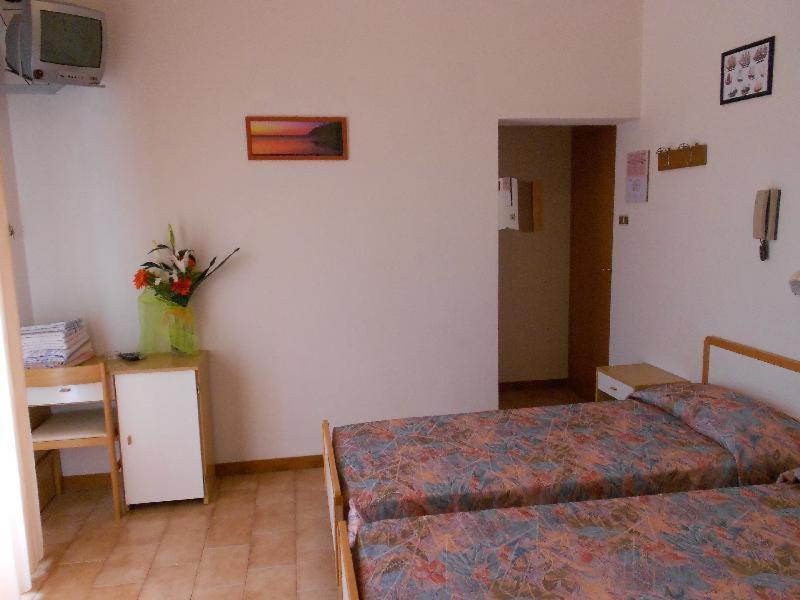 Hotel Vevey Rimini Bilik gambar